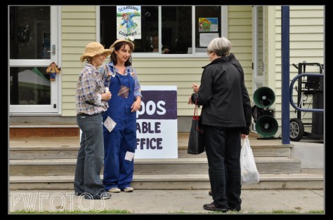 Parent helpers get into costume